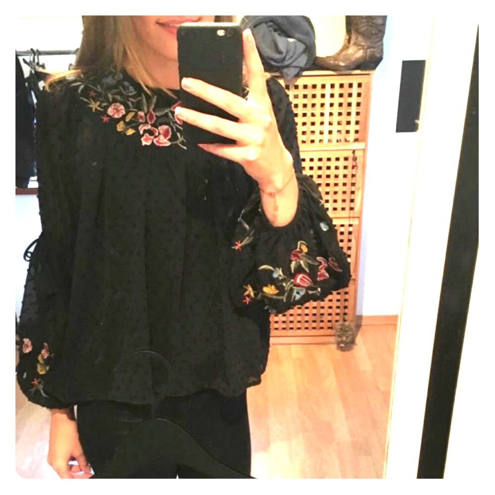 Abercrombie & Fitch black embroidered top